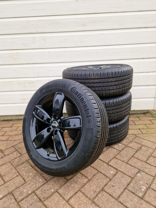 17” OEM mini Countryman F60 velgen met zomerbanden