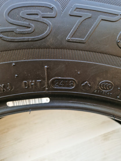 255/70/18 113T Bridgestone zomerbanden 4x