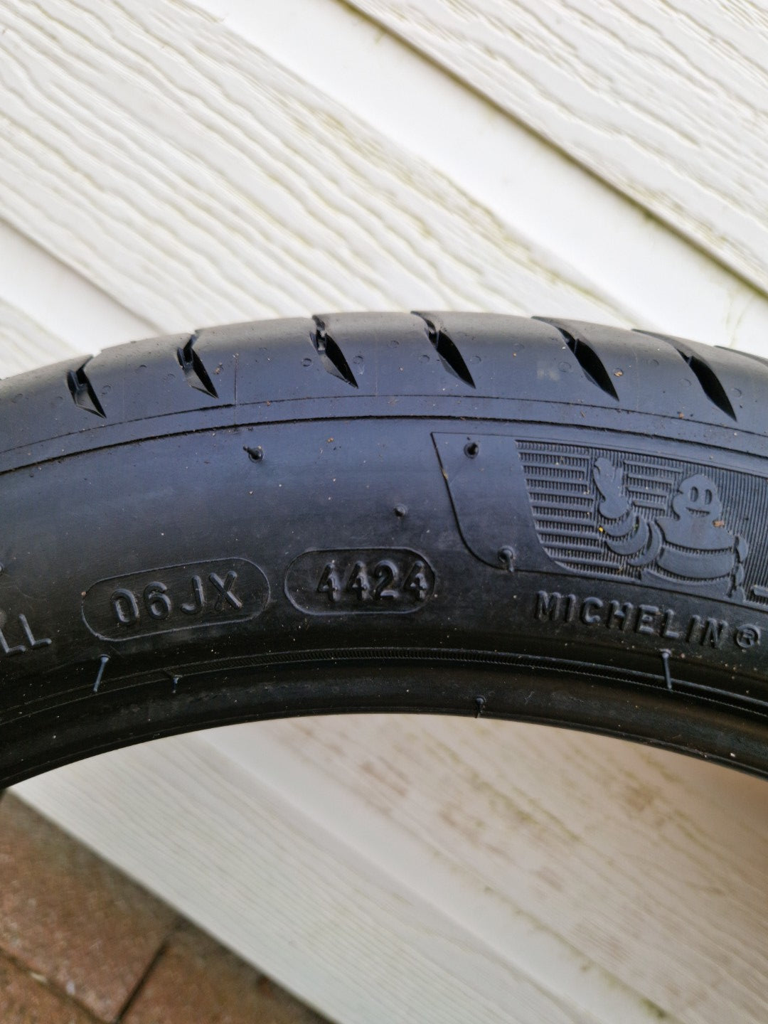 205/45/17 88H Michelin summer tires 4X