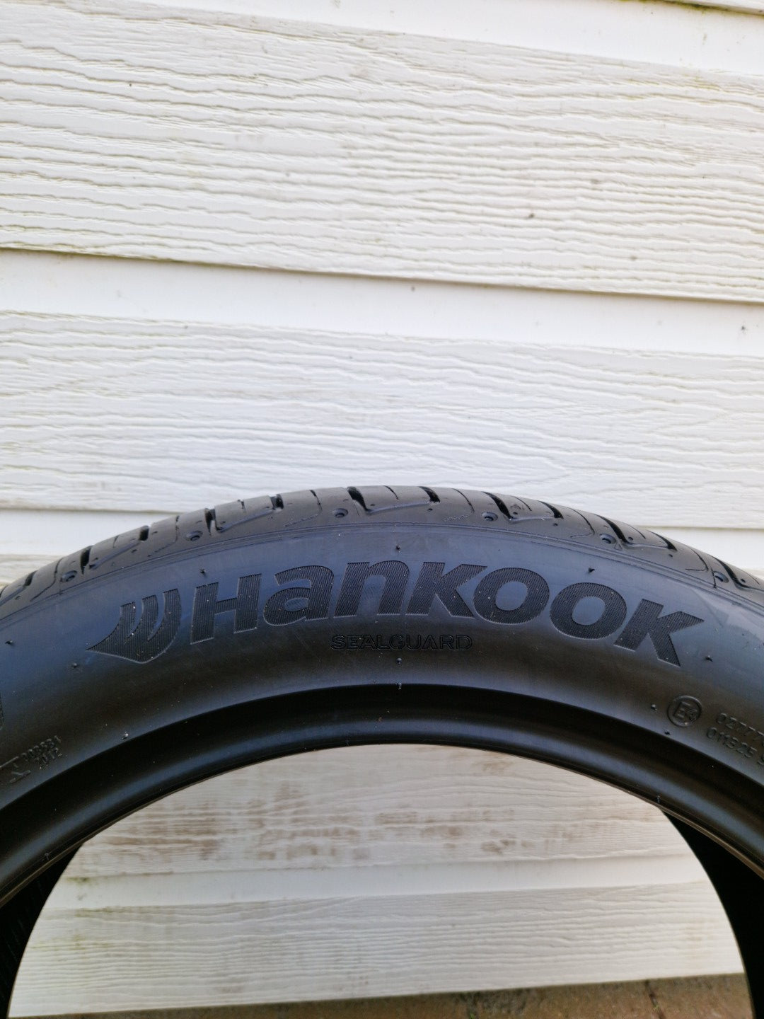 235/50/19 99V Hankook Zomerbanden 2X